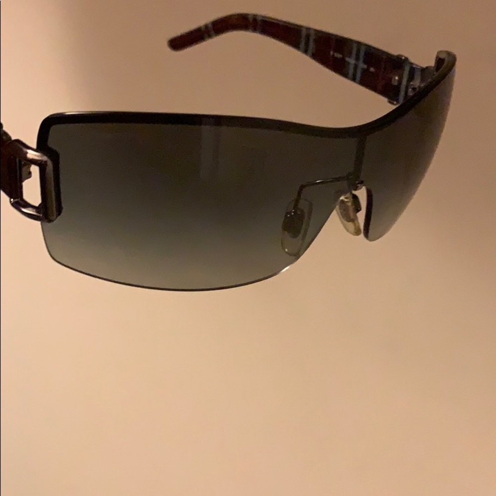 100% authentic BURBERRY sunglasses. - Picture 2 of 8